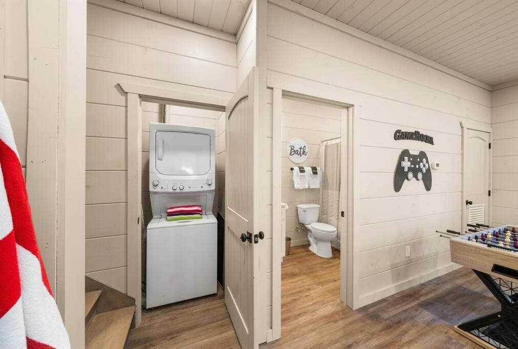 Smoky Fun Cabin Pigeon Forge Exterior photo