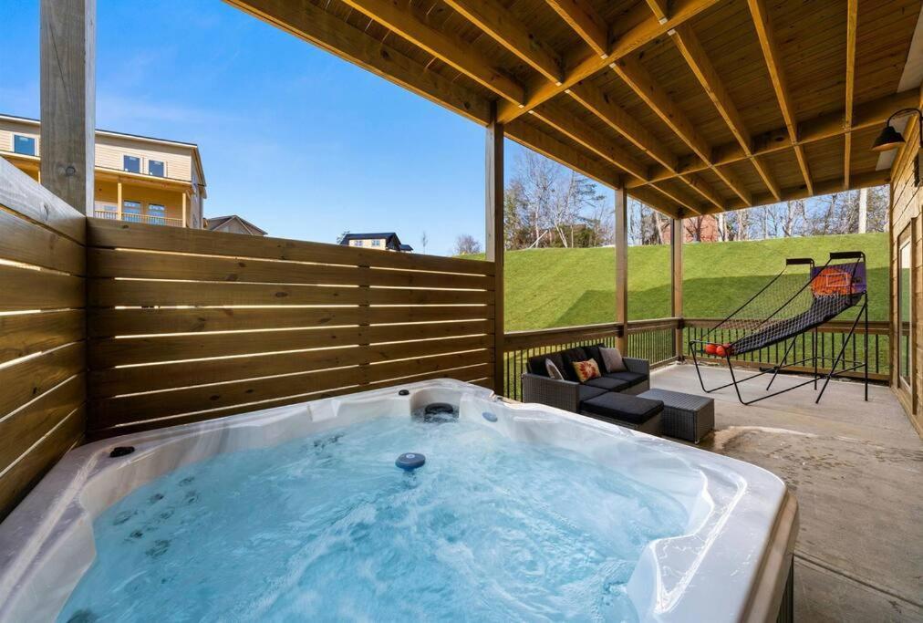 Smoky Fun Cabin Pigeon Forge Exterior photo